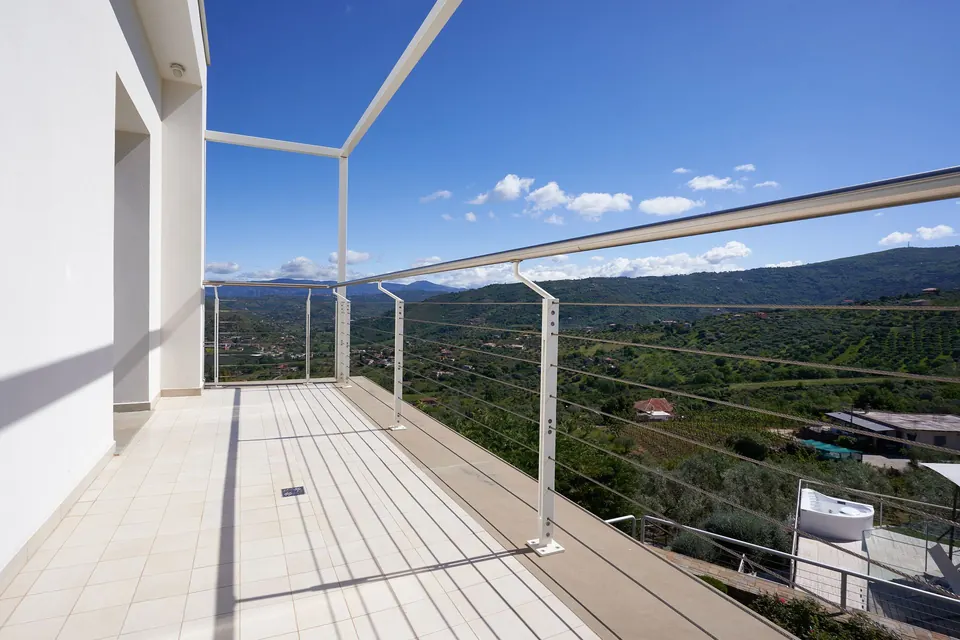 Terrazza con vista sulle colline del Cilento