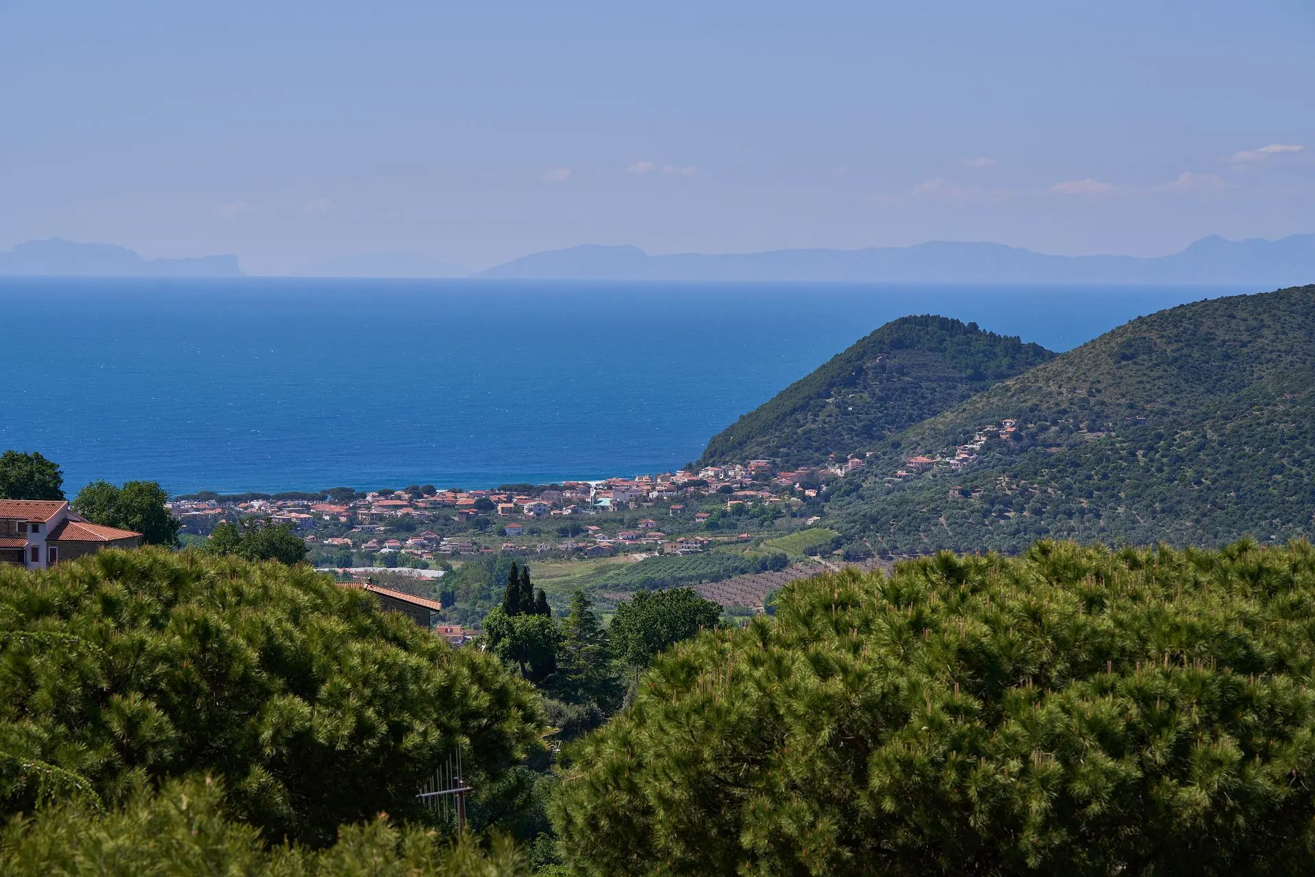 Il golfo di Castellabate e le colline del Cilento